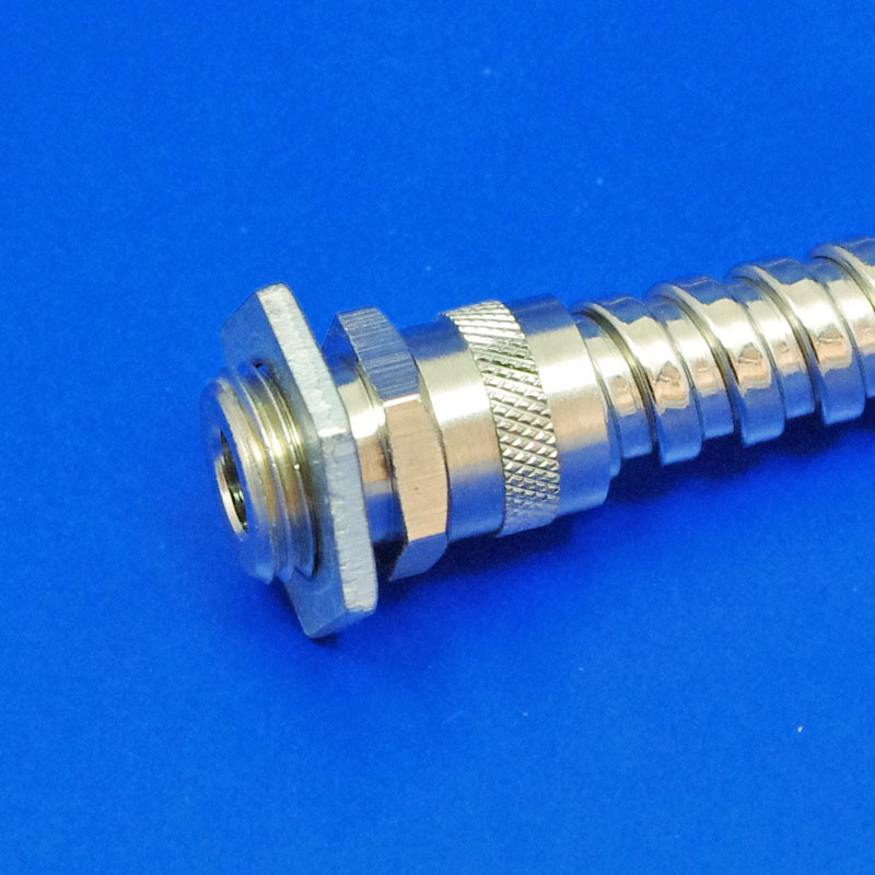 End connector for 10mm diameter conduit with 16mm male thread