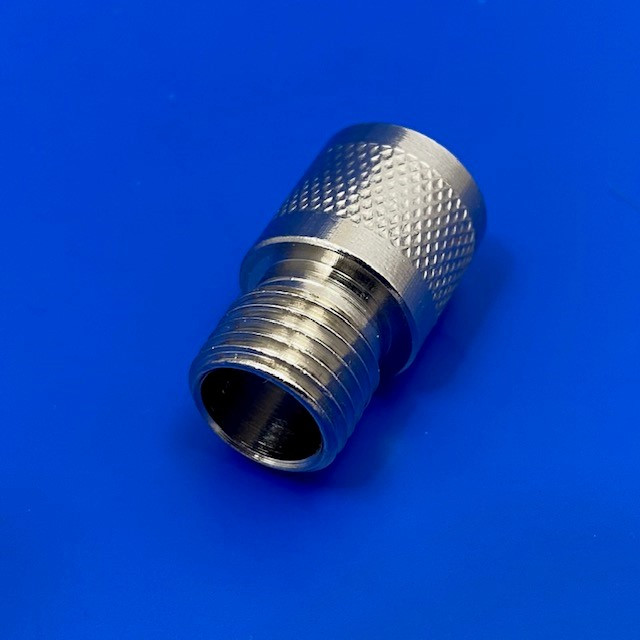 End connector for 12mm diameter conduit with M12 male thread