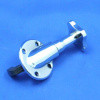 Screw down lobe type bonnet catch